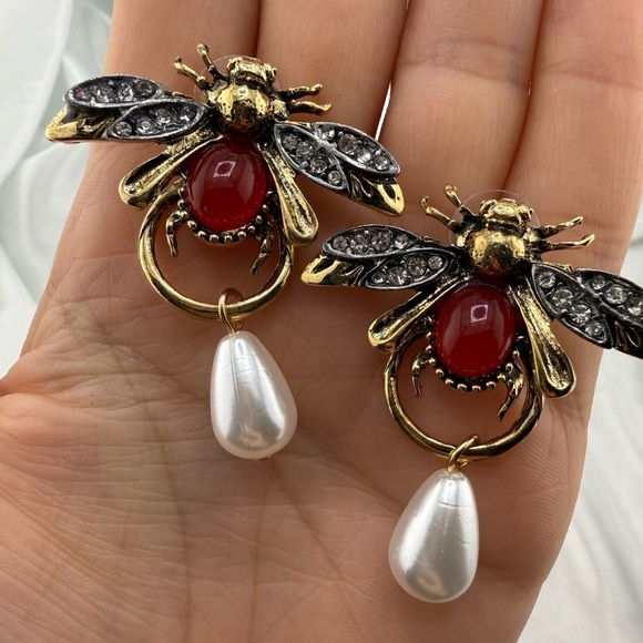 Zara Gold and Red queen Bee Earrings with Pearl Drop - Picture 7 of 8